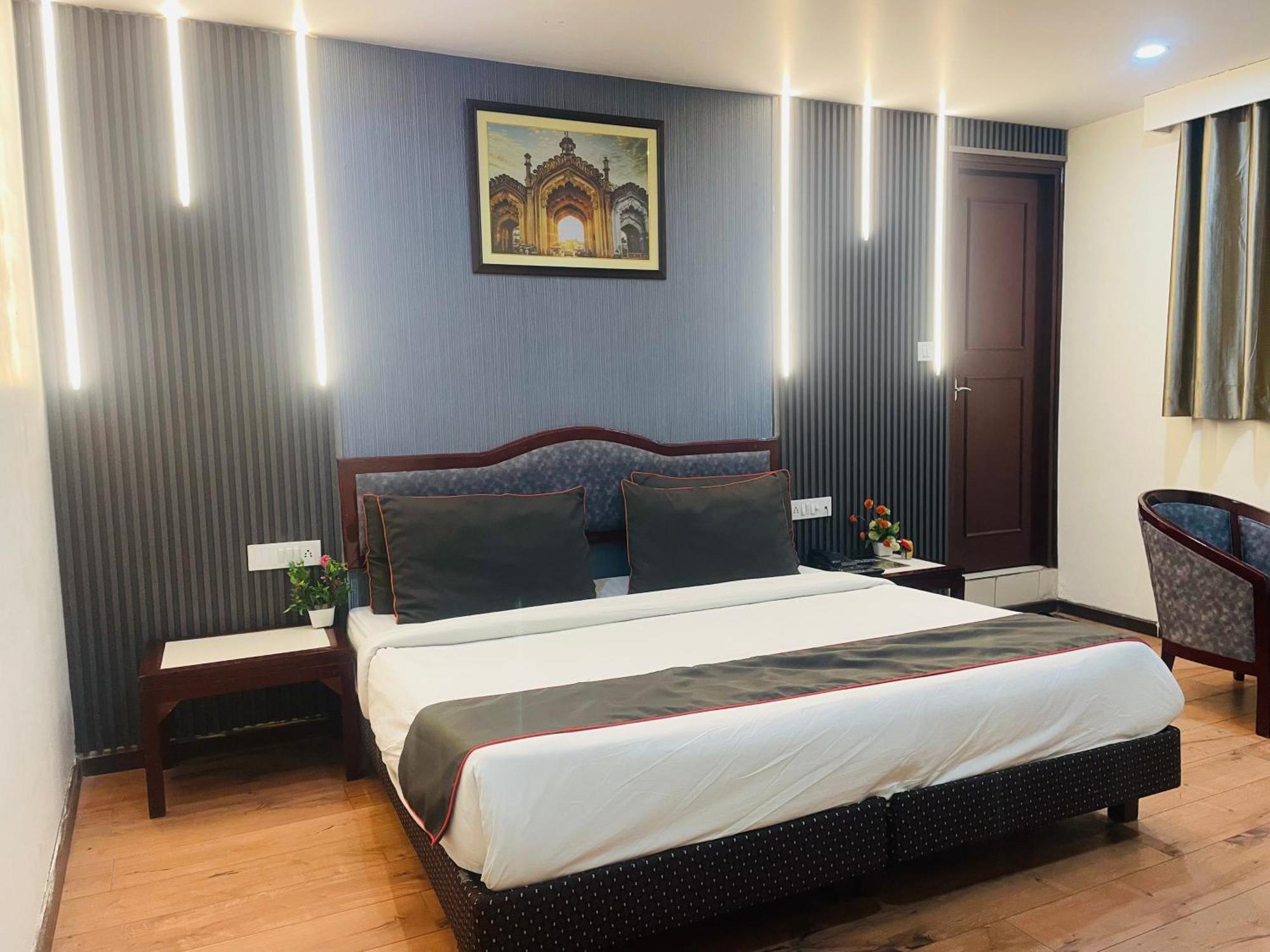 The Royal Presidency Inn Lakhnaú Exteriér fotografie