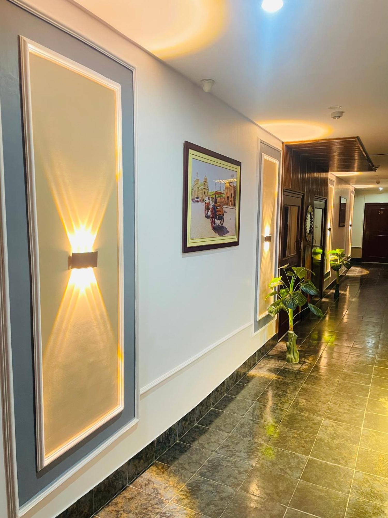 The Royal Presidency Inn Lakhnaú Exteriér fotografie
